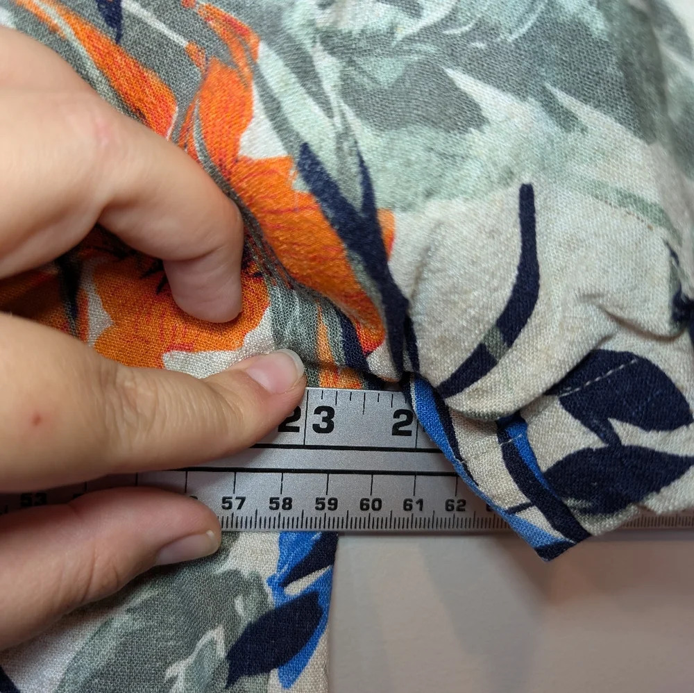 Chico's Tropical Print Linen Blend Short Sleeve Collared Open Neck Top Size L 2 - Picture 6 of 7